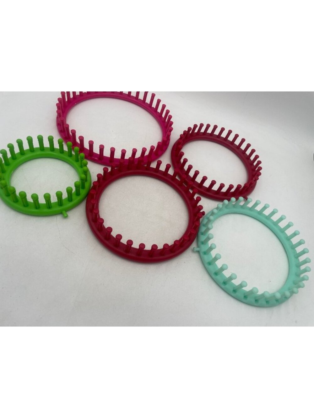 Round Knitting Loom Set Of 5 In Assorted Colors For DIY Crafting Projects